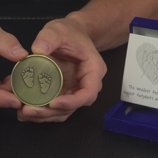 Man shares review of a miscarriage memorial coin that makes a great miscarriage gifts for dad.